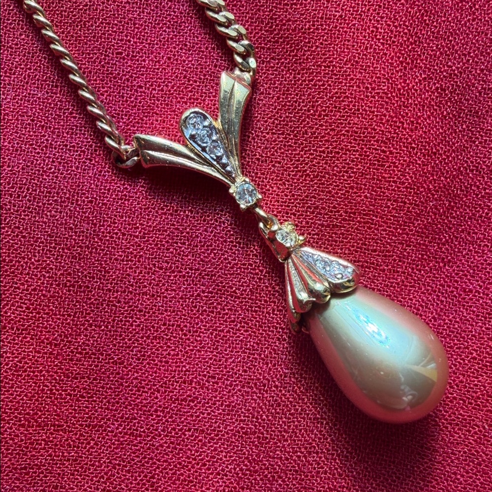 Nina Ricci Gold-tone Necklace Chain w. pendant chocker vintage